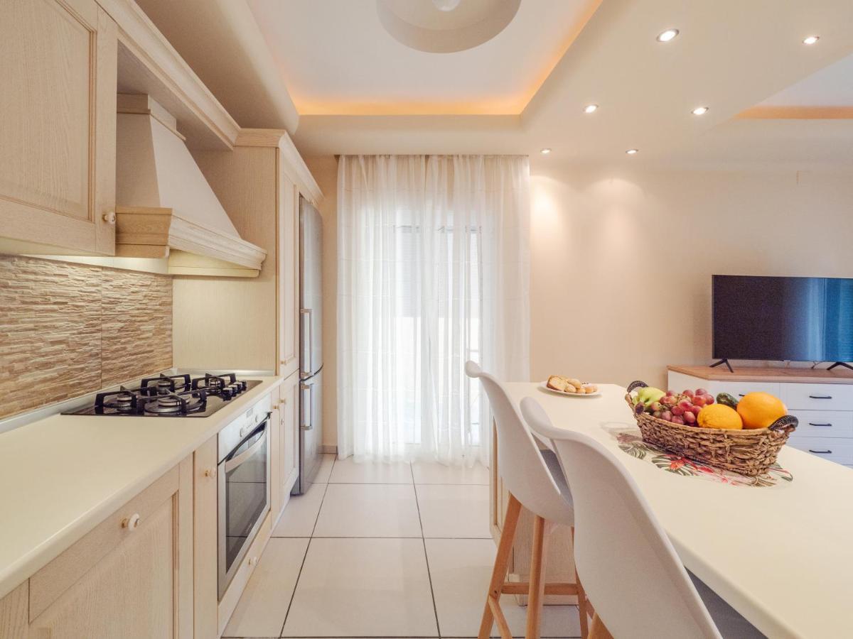 Aura Elegant Apartment Near Garitsa Bay Analipsis  Ngoại thất bức ảnh
