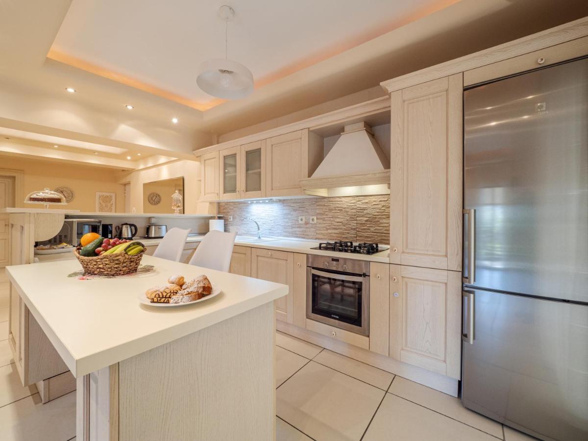 Aura Elegant Apartment Near Garitsa Bay Analipsis  Ngoại thất bức ảnh