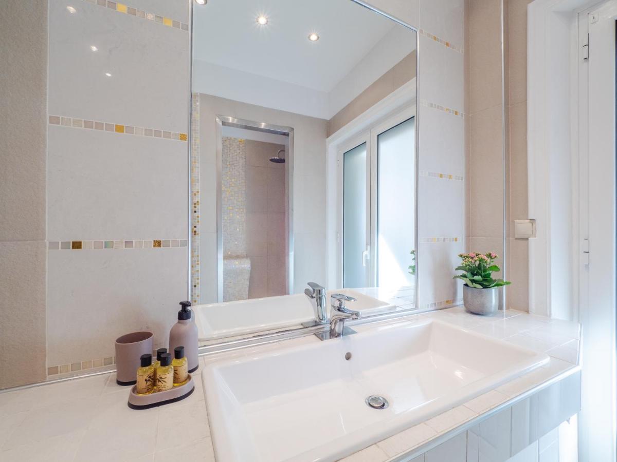 Aura Elegant Apartment Near Garitsa Bay Analipsis  Ngoại thất bức ảnh